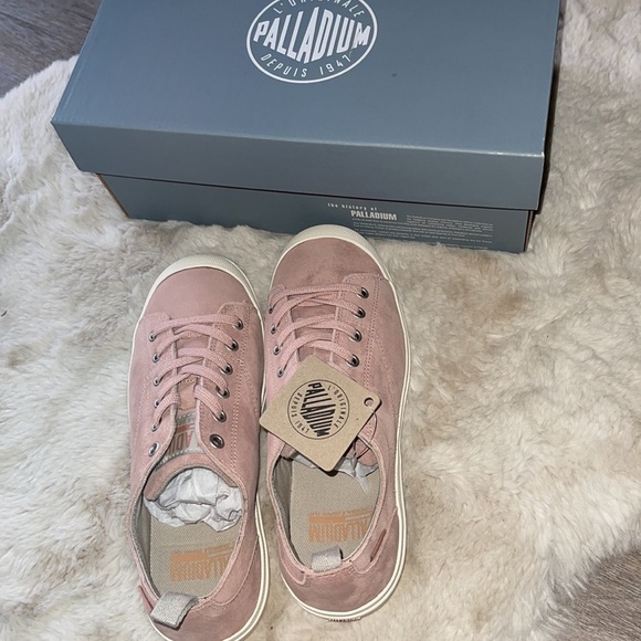 Palladium Woman’s Suede Wander Lace Sue Shoe Size7 &  8 - Picture 8 of 15